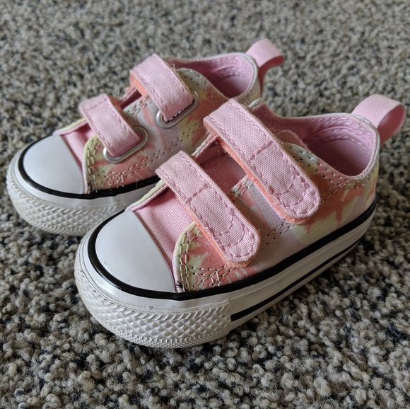 baby girl converse size 3